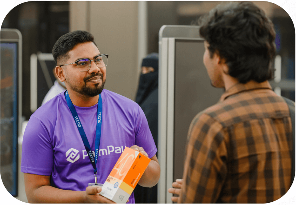 PalmPay representative with customer